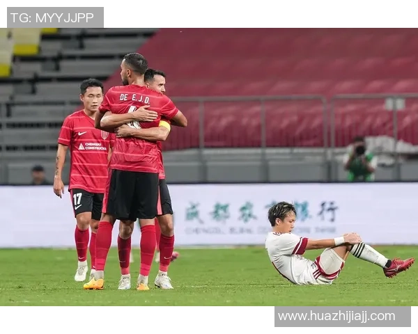 成都足球队进攻体系解析:战术创新与球队协作的完美结合 成都足球队进攻体系解析:战术创新与球队协作的完美结合